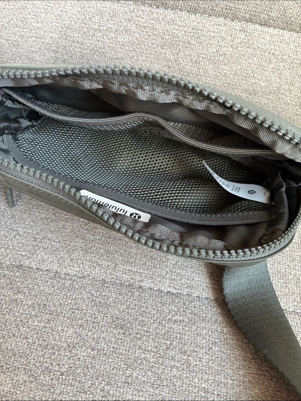 Lululemon 1L Everywhere Belt Bag (Olive or Gray) - Picture 5 of 12